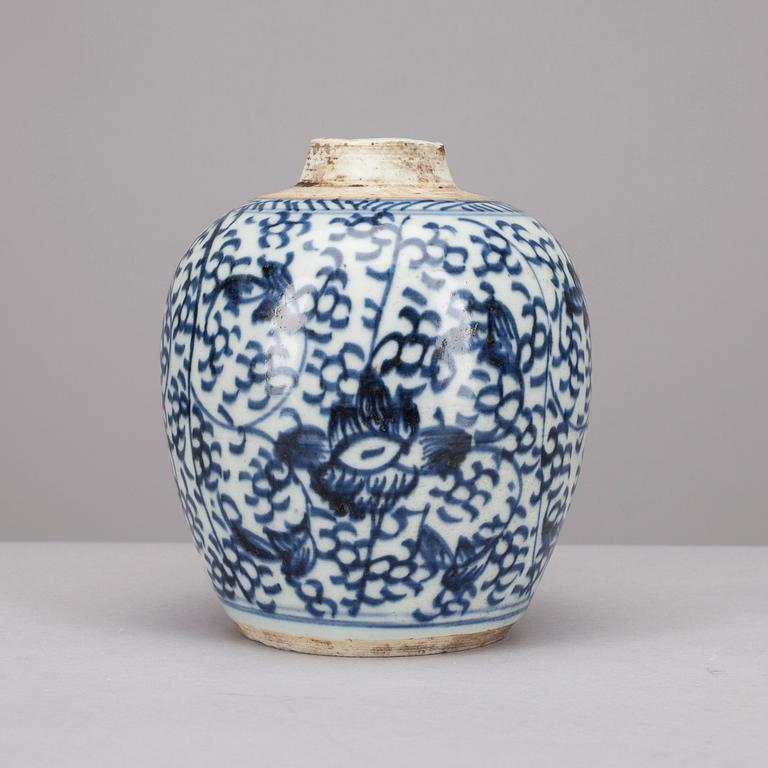 RUUKKU, posliinia, Kiina, 1700-luku.