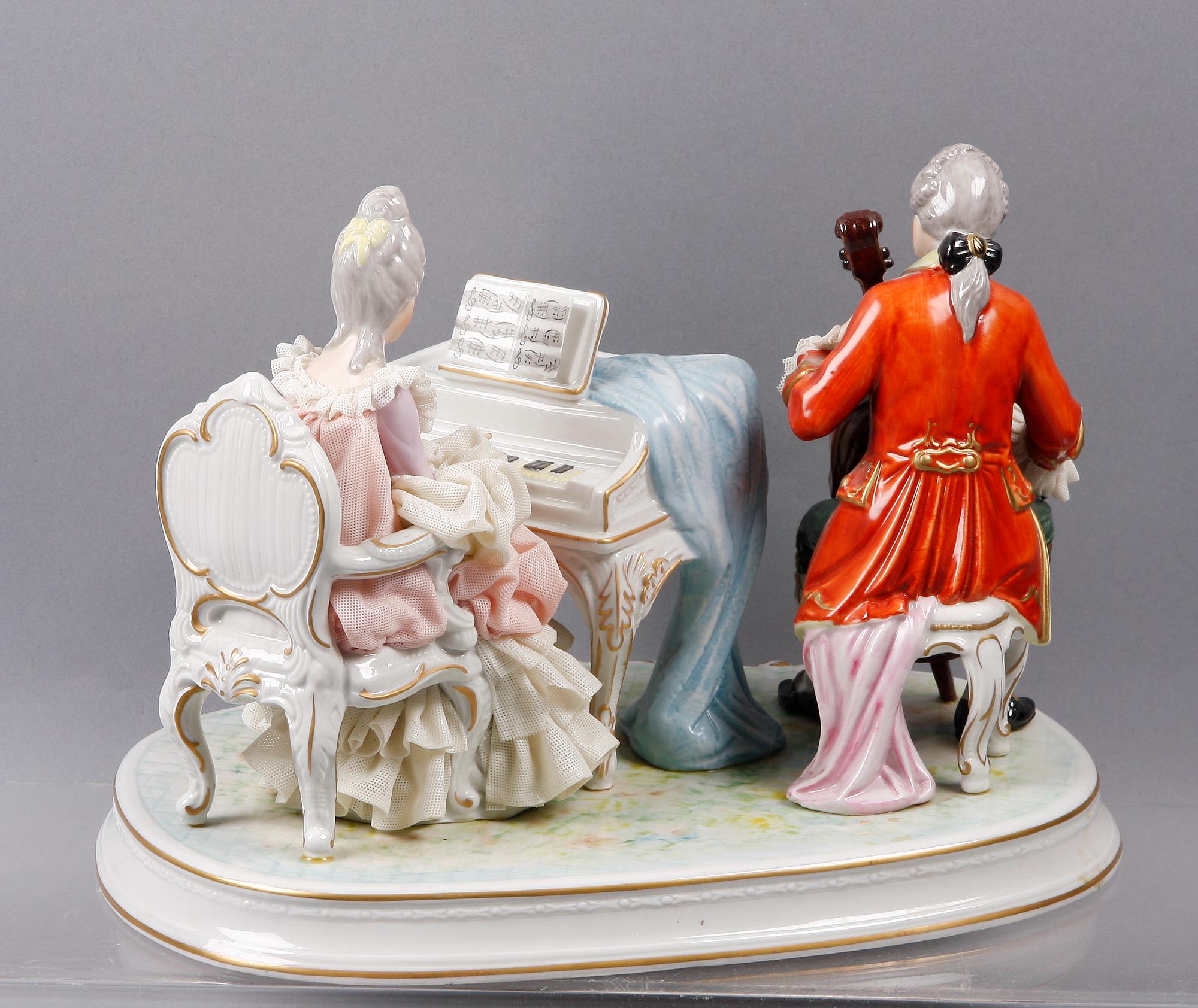 FIGURIN, porslin, rokokostil, Dresden, 1900-talets mitt.