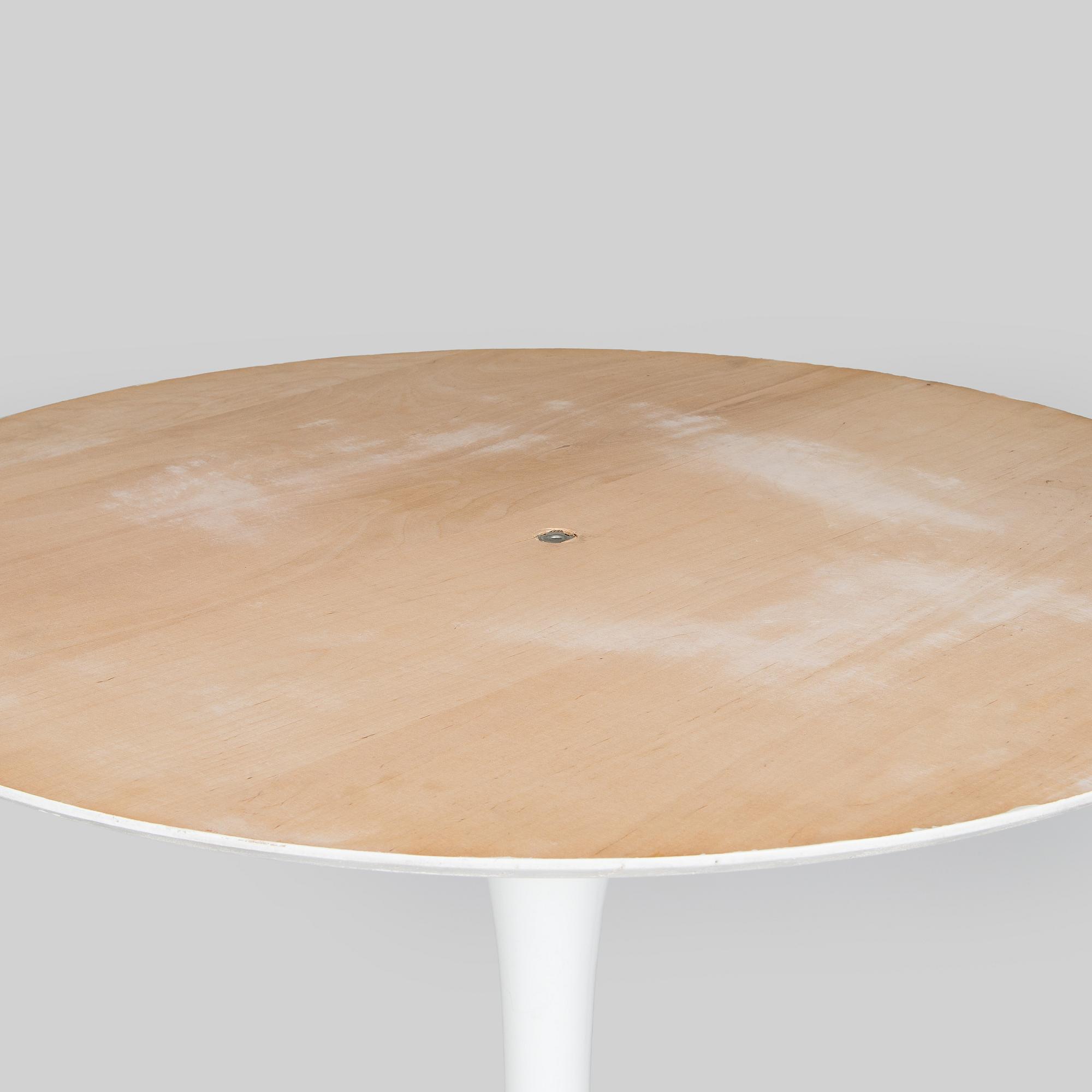 Eero Saarinen, A 'Tulip' furniture set, table with eight chairs, Knoll International, 1970s.