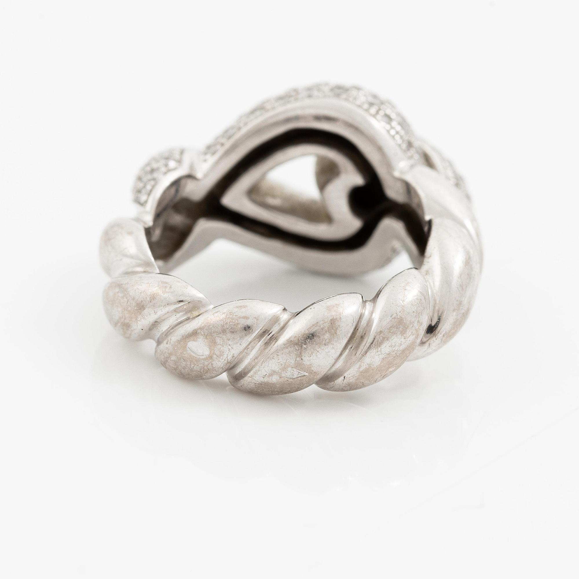 Hermès ring 18K vitguld med runda briljantslipade diamanter.