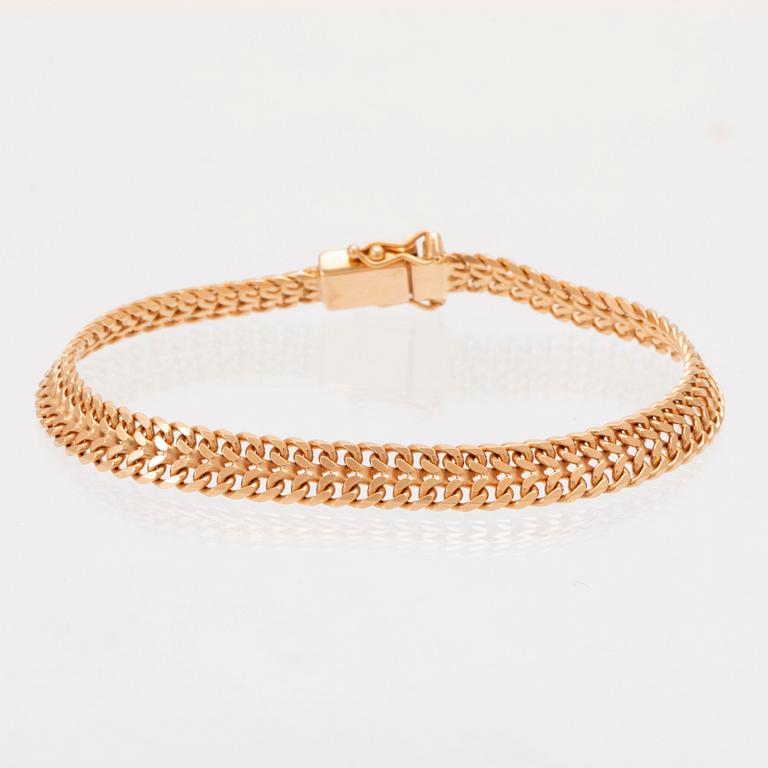 An 18K gold bracelet by Balestra.