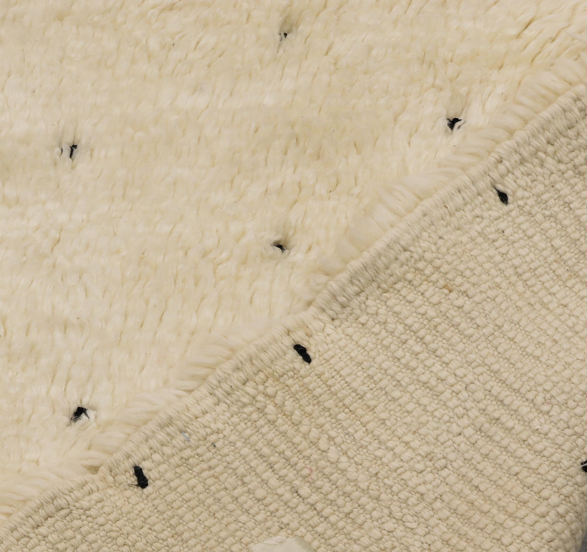 A rug, Morocco, approx. 243 x 160 cm.