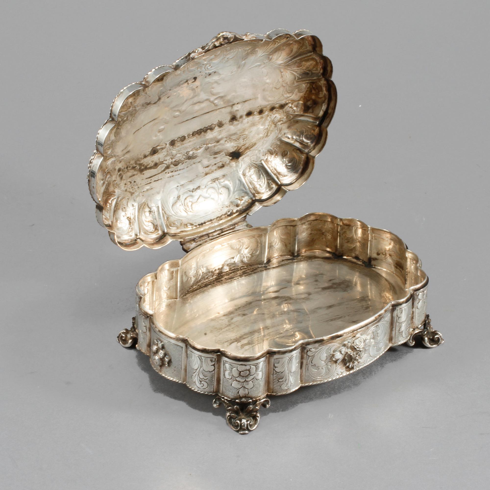 SKRIN, silver, importstämplad, omkring 1900. Vikt 450 gram.