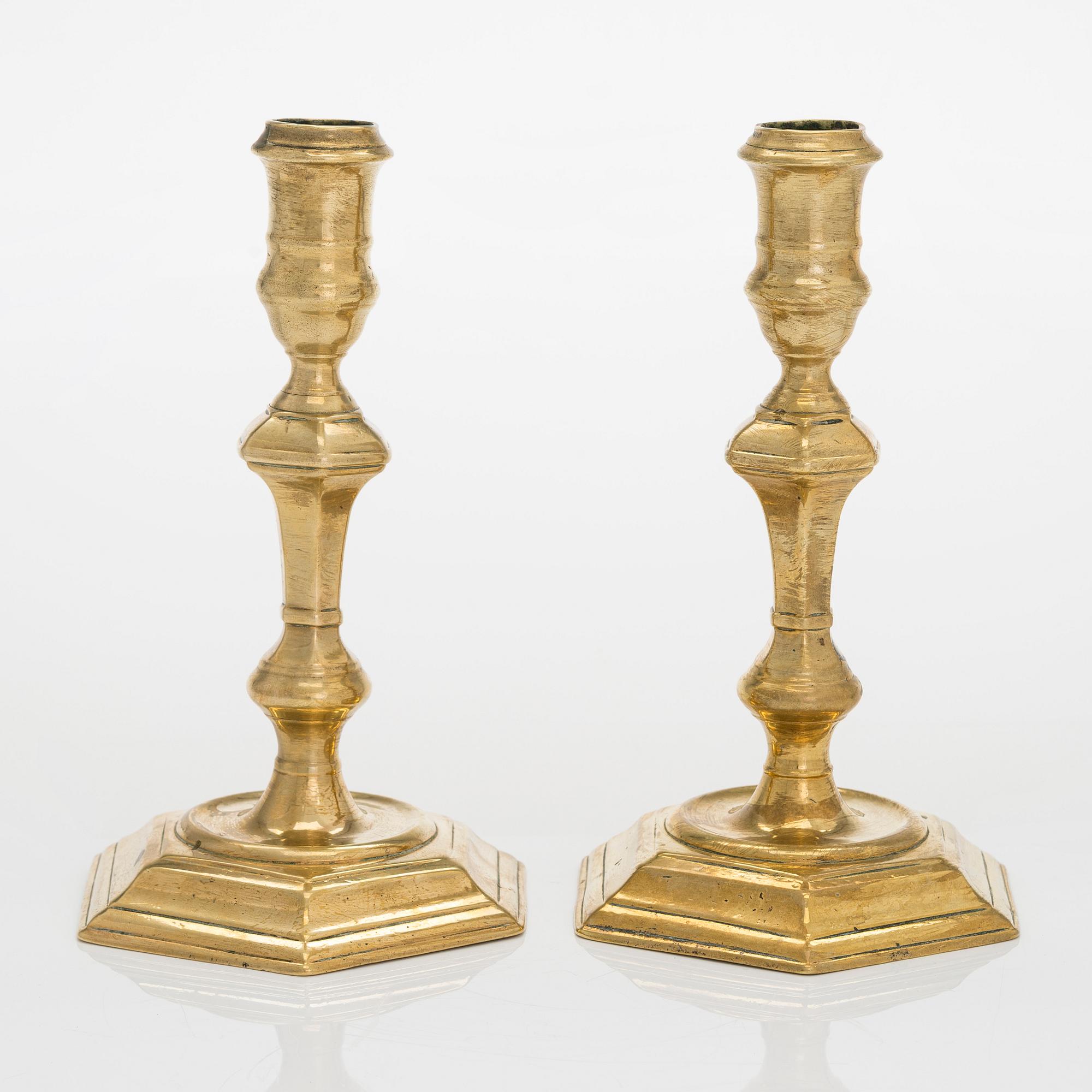 Ljusstakar, ett par, barock, Frankrike. 1700-tal.