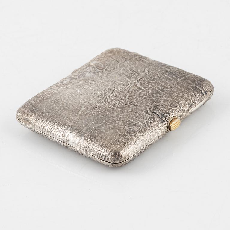 Cigarettetui, silver, samorodok-teknik, Åbo 1943, Finland.