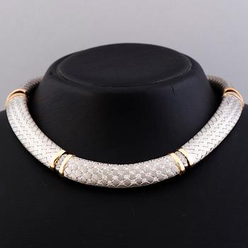 A NECKLACE, brilliant cut diamonds, 18K white gold and gold.