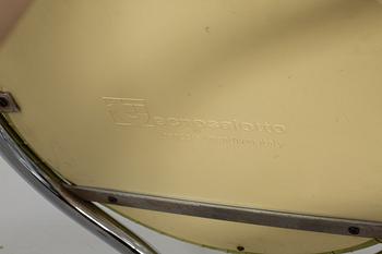 FOUR ITALIAN TECNOSALOTTO CHAIRS AND TABLE.