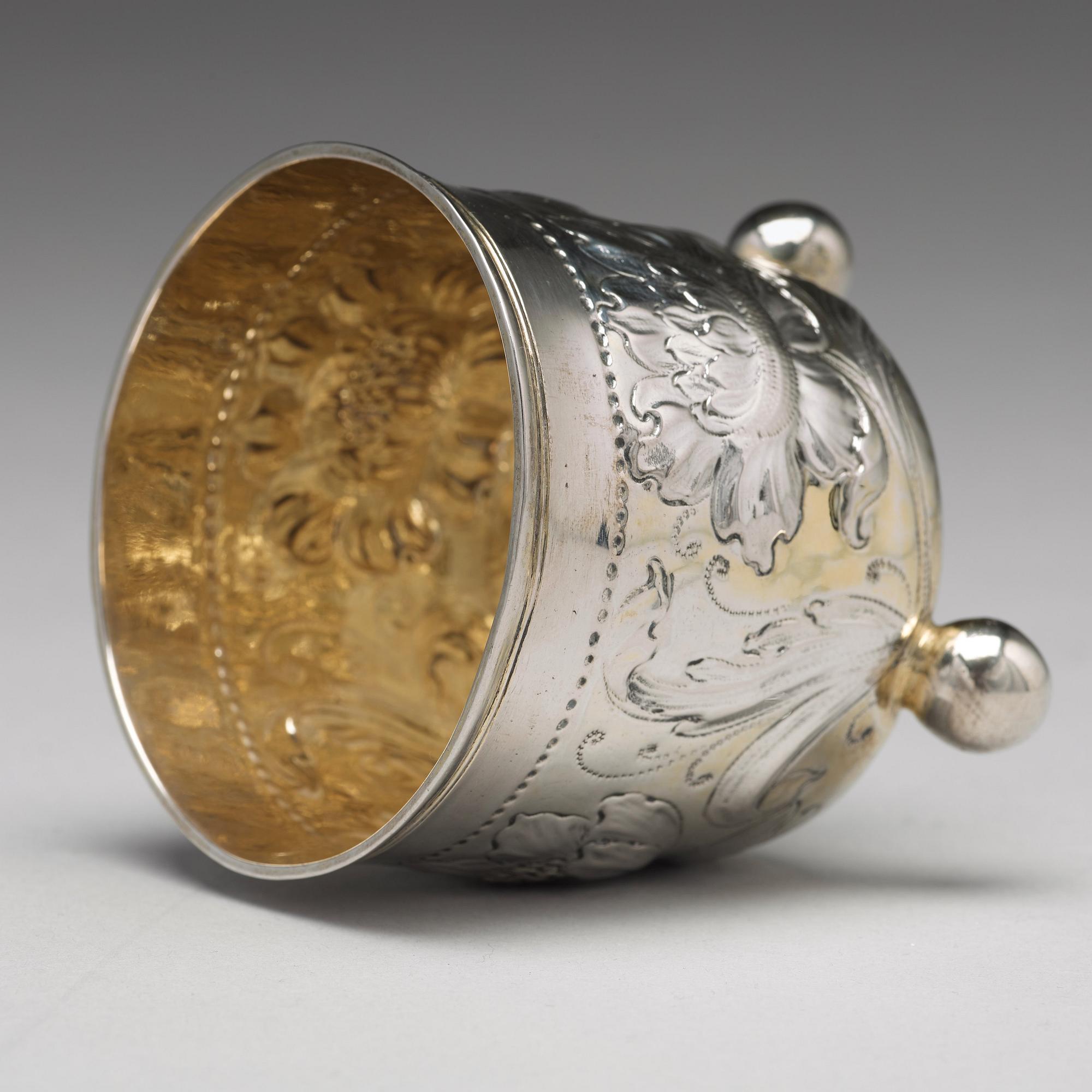 Hieronymus Peller, bägare på kulfötter, silver, Nürnberg (verksam 1662-1677/86). Barock.