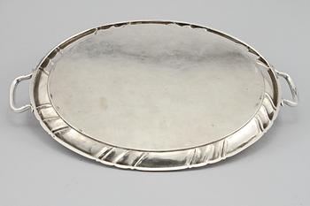 BRICKA, silver, Österrike, 1900-tal. Vikt 1 340 gram.