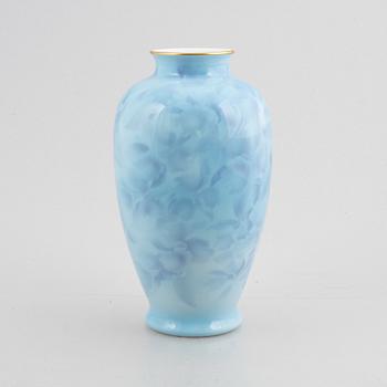 A porcelain vase, Fukagawa Porcelain Manufacturing Company, Japan, second half of the 20th century.