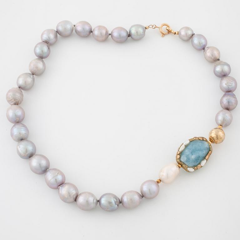 A beryll and cultured pearl necklace.