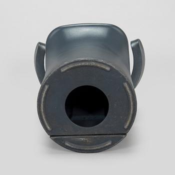 Eero Aarnio, tuoli "Focus" Adelta 2002.