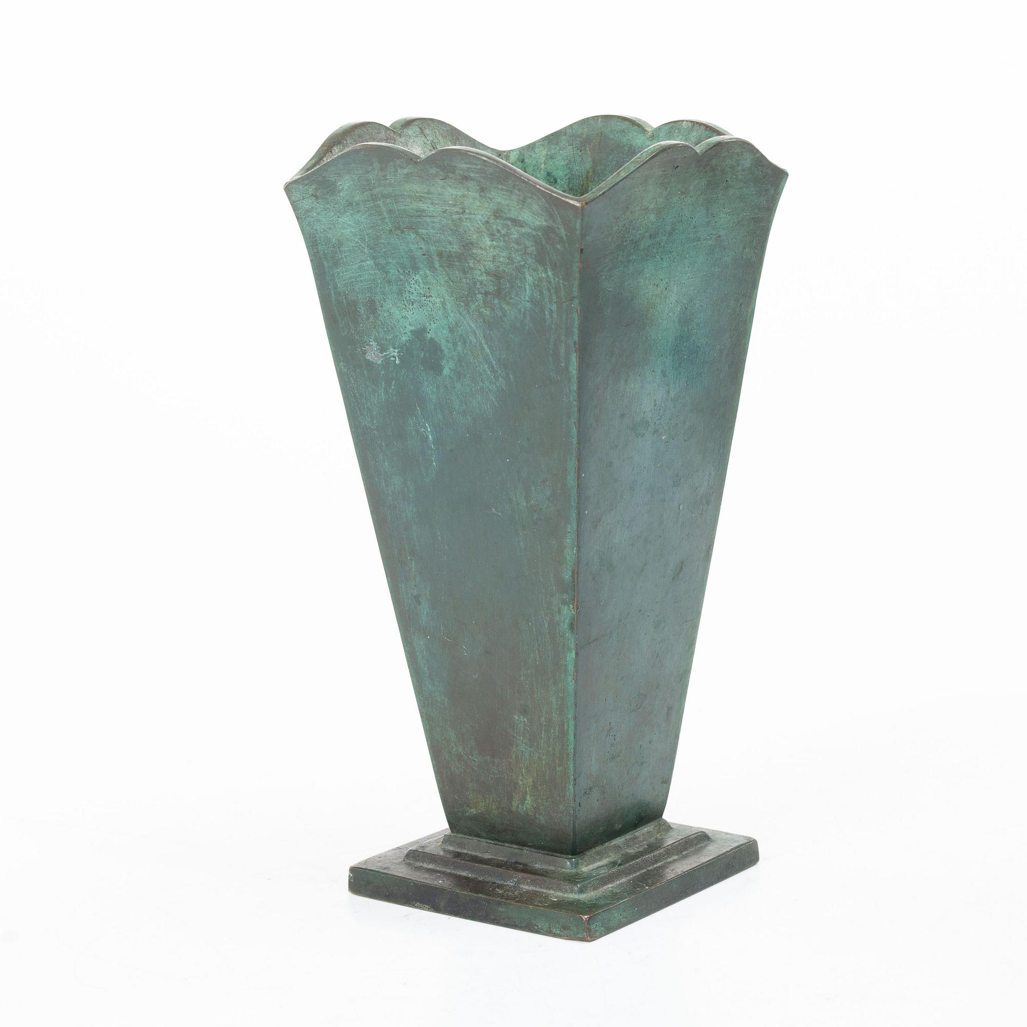 Guldsmedsaktiebolaget (GAB) vase, Swedish Grace, 1930s.