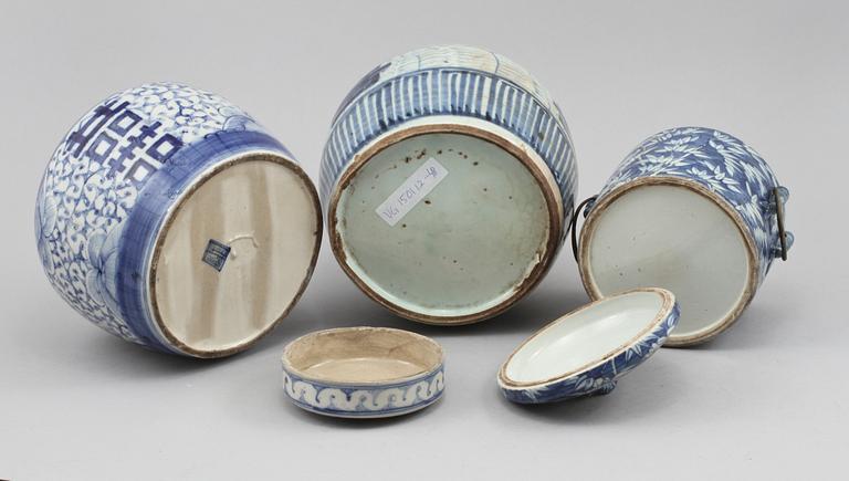 BOJANER, 2 st, samt LOCKASK, porslin, Kina, 1800/1900-tal.