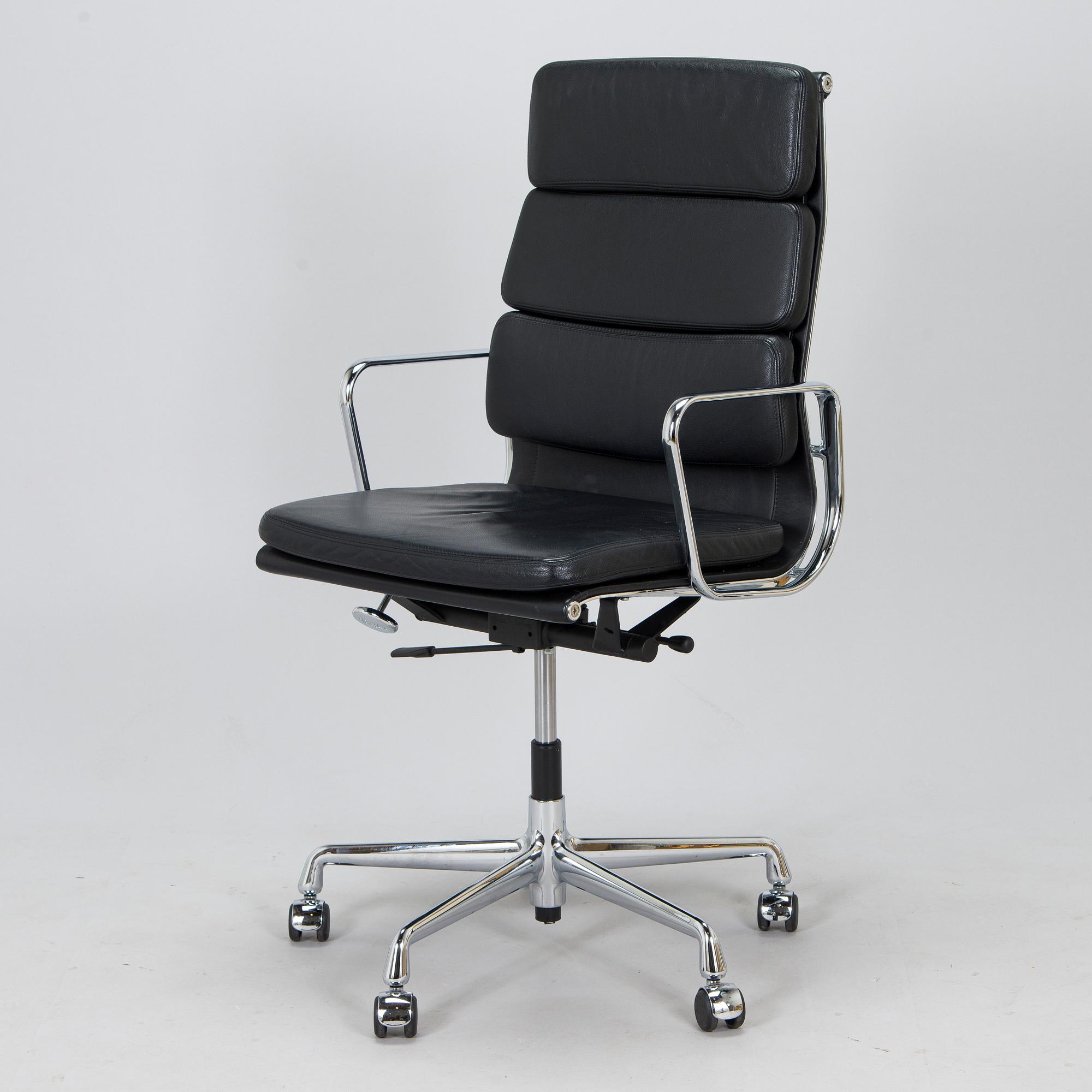 Charles & Ray Eames, kontorsstol, "Soft Pad Chair EA 219, high backrest", Vitra. 2000-tal.
