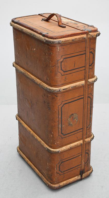 KOFFERT, 1900-talets början.