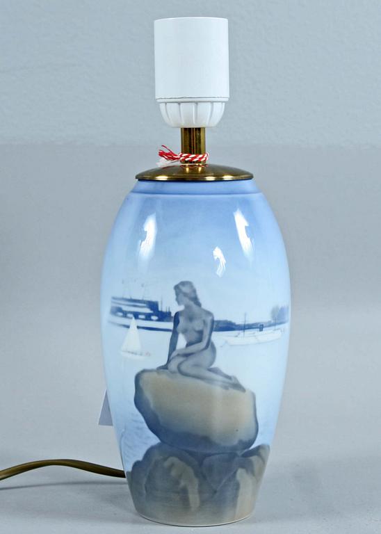 BORDSLAMPA, porslin. Bing & Gröndal.