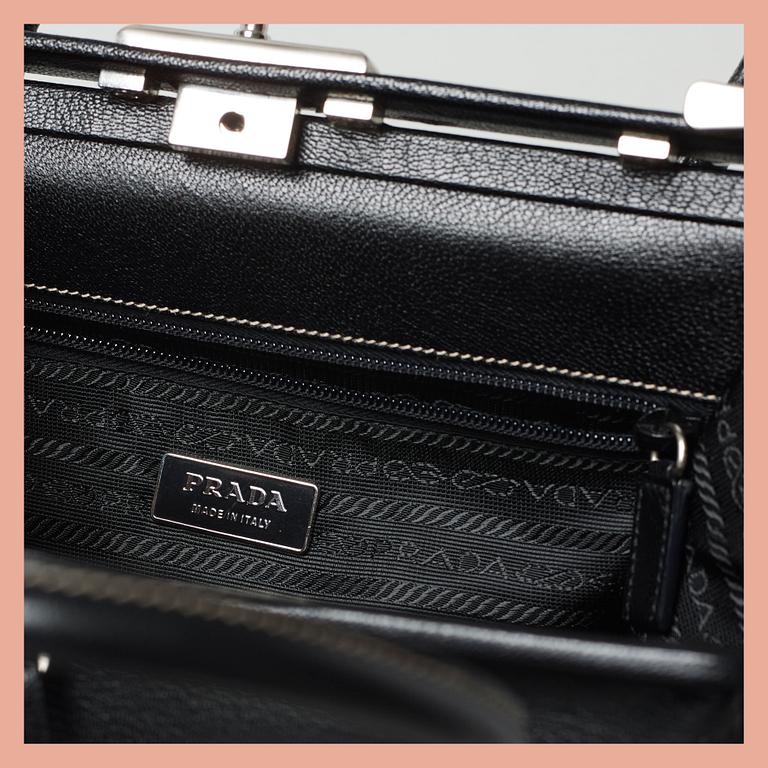 VÄSKA, Prada.