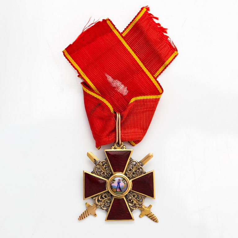 The Order of St. Anna medal, 3rd class, 14K gold and enamel, late 19th century, A. Keibel, Saint Petersburg.