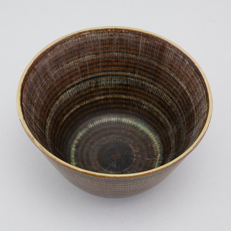 WILHELM KÅGE, a stoneware bowl for Gustavsbergs studio, "Farsta", signed.