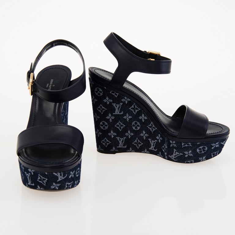 LOUIS VUITTON Monogram Waterfall Wedges in size 40.