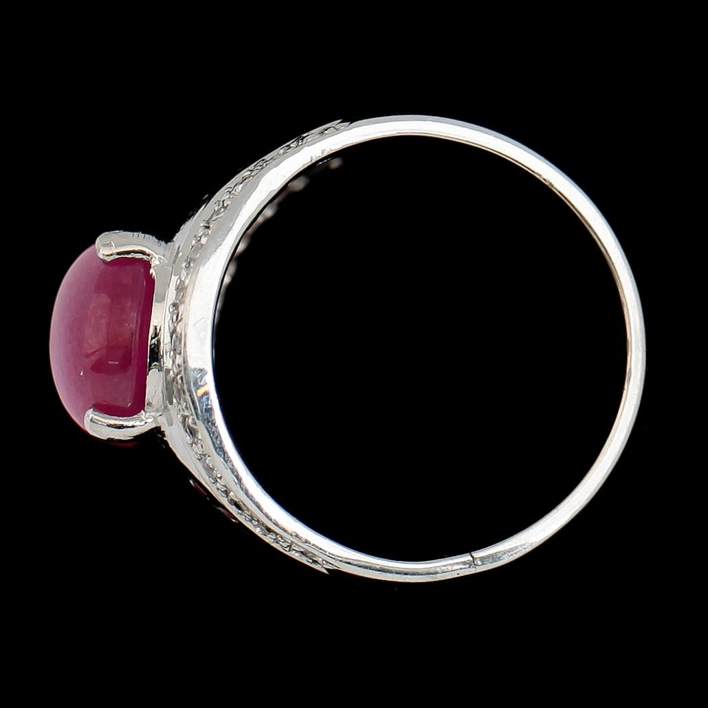 RING, silver, vita safirer, röd rubin.