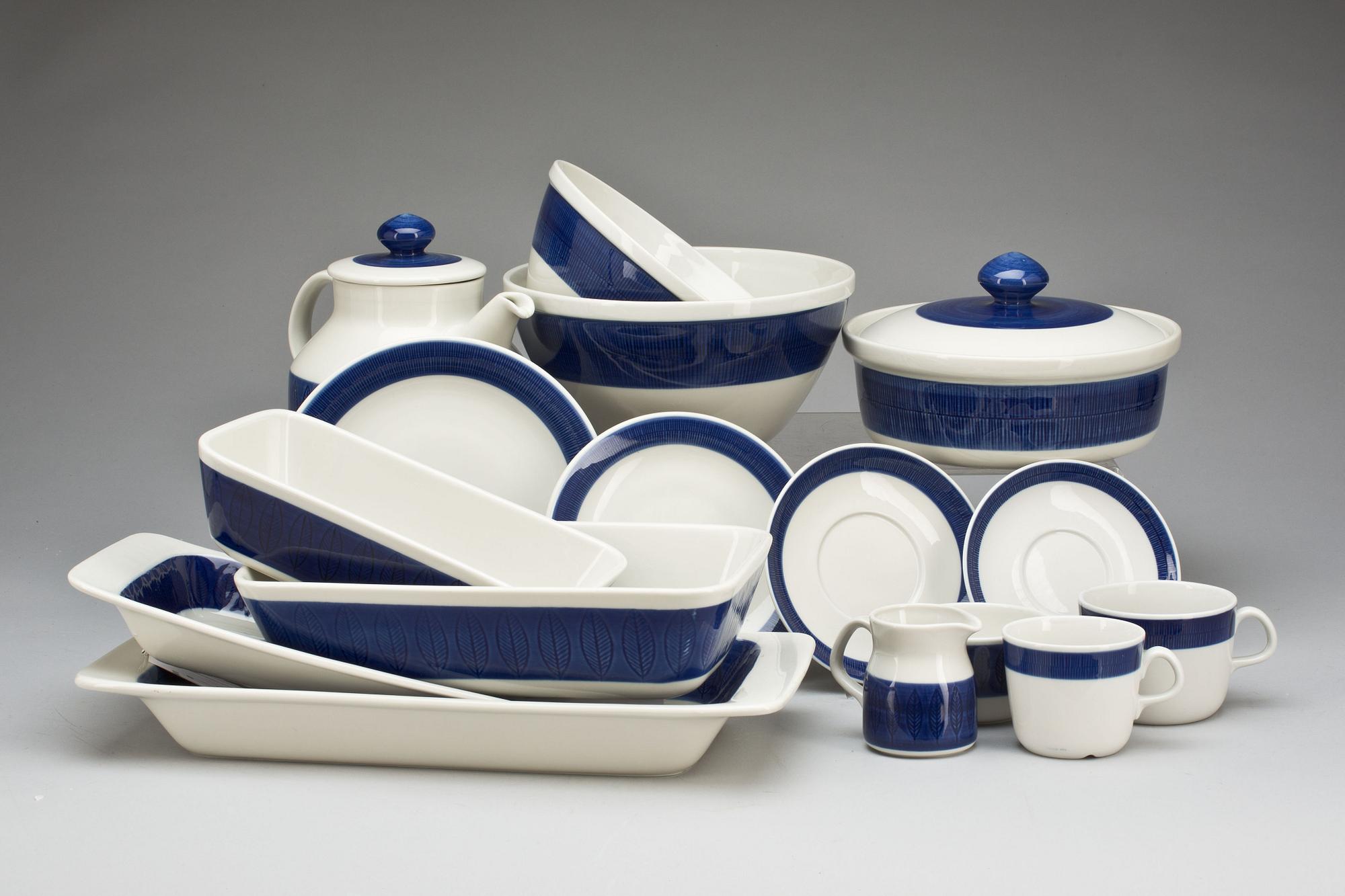 SERVISDELAR, "Koka Blå", 178 delar, Hertha Bengtsson för Rörstrand, 1956-1988.