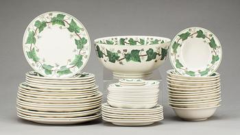 SERVIS, 66 delar, flintgods, Wedgwood. 1900-talets slut.