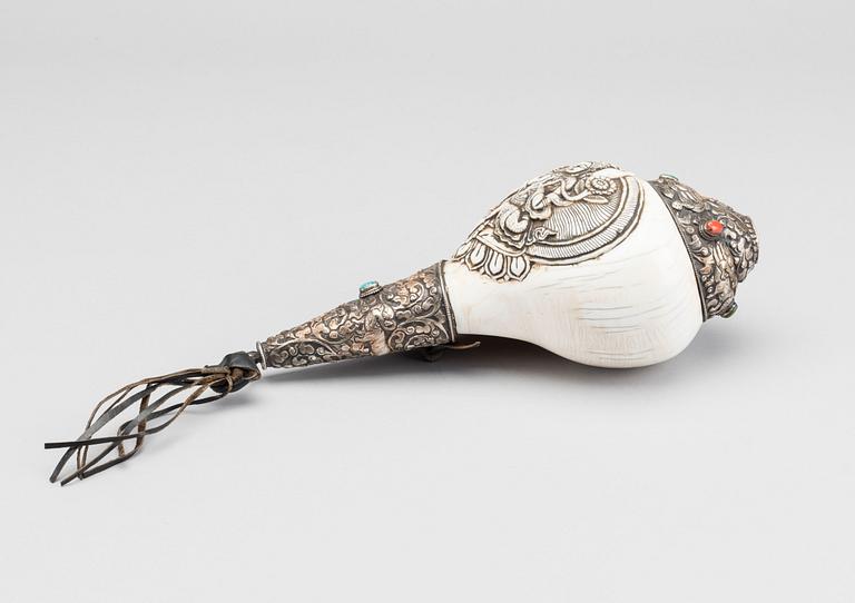 RITUELLT HORN av KONSNÄCKA. Tibet.