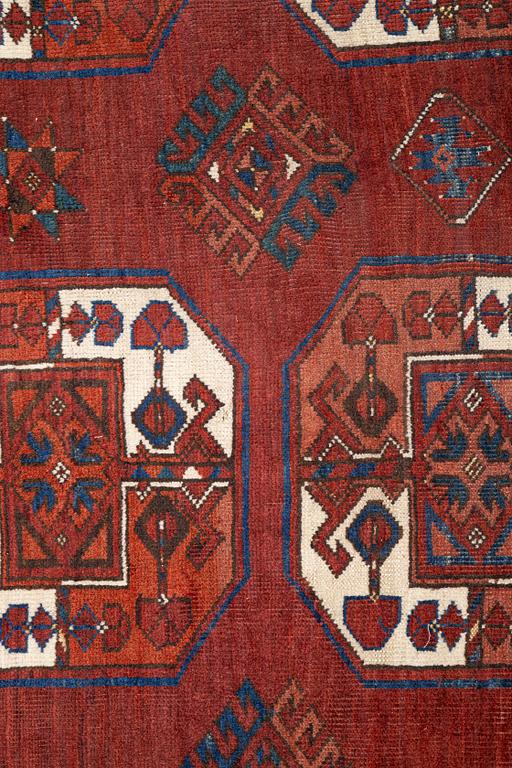 Carpet Erzari approx. 428 x 225 cm.