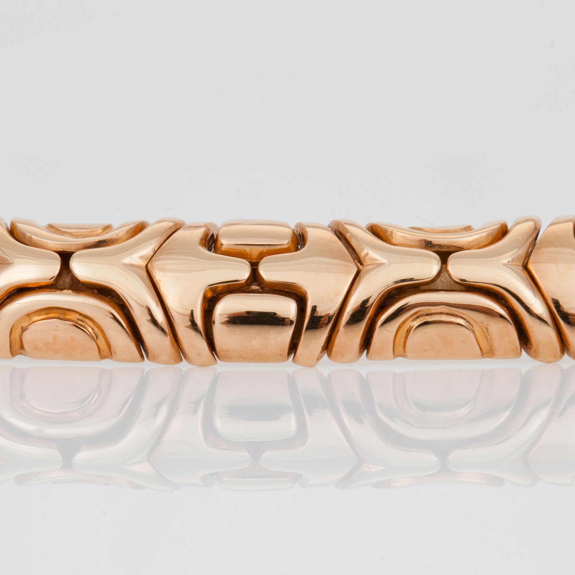 A Bulgari 'Alveare' necklace.