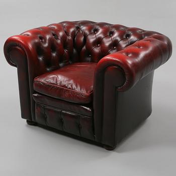 FÅTÖLJ, Chesterfield-modell, 1900-talets andra hälft.