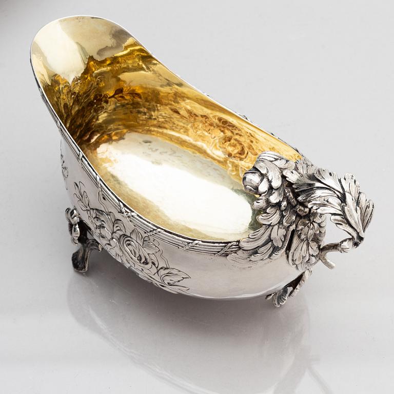 Jacob Lampa, gräddsnäcka, delvis förgyllt silver, Stockholm 1776. Rokoko.