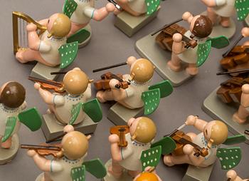 ÄNGLAORKESTER,ca  30 st, Erzgebirge, Tyskland, 1900-talets andra hälft.