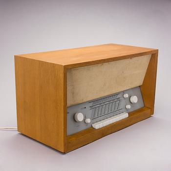 RADIO, TS 3-81, design Herbert Hirche, Braun AG, Tyskland, 1950-luku.