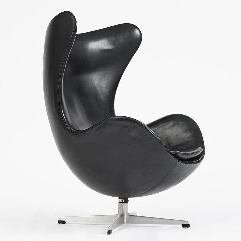 Arne Jacobsen, an "Egg" armchair, Fritz Hansen, Denmark, 1964.