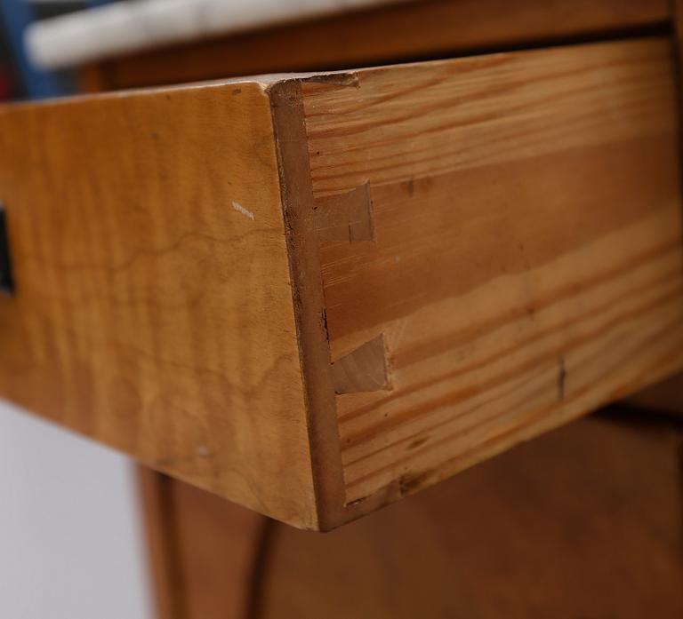 SÄNGBORD, 1 par, 1900-talets första hälft.