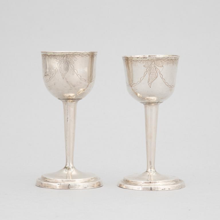 A pair of silver cups by Olof Peter Almén, Hedemora, 1802.