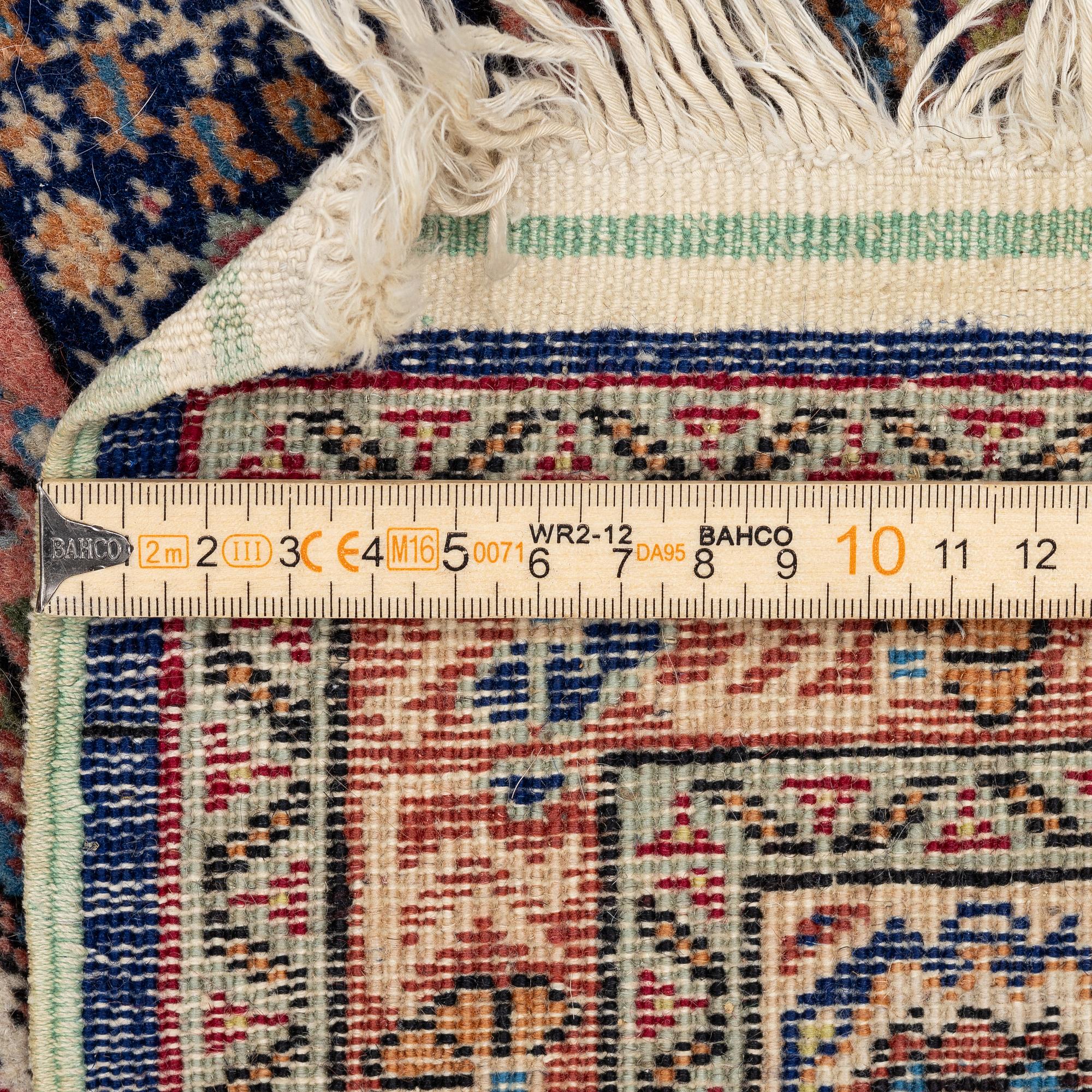 Carpet, approx. 170 x 120 cm.