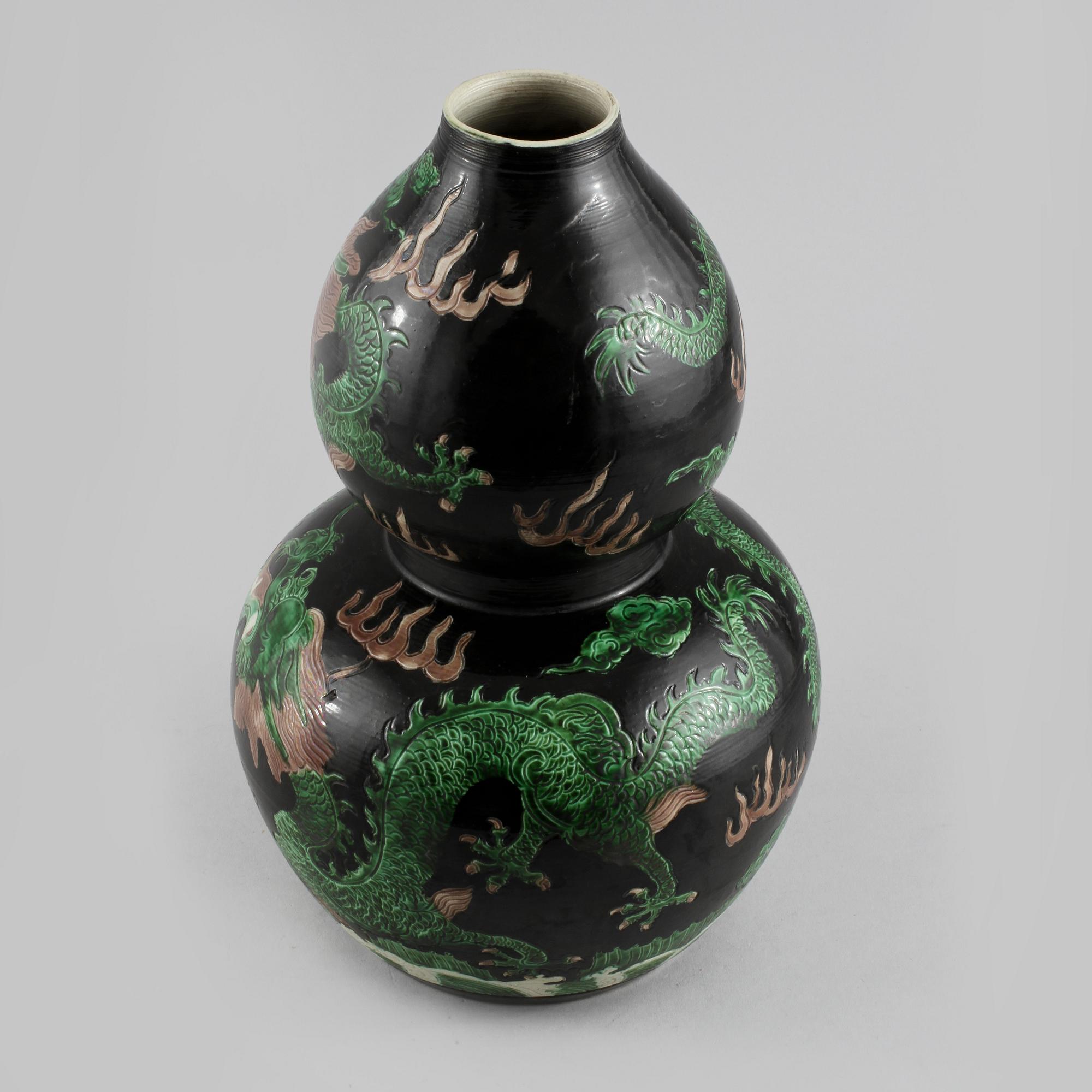 VAS, porslin, Kina, omkring sekelskiftet 1800/1900.