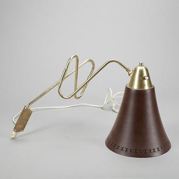 VÄGGLAMPA, mässing och plåt, AB Armaturhantverk, Göteborg, omkring 1900-talets mitt.