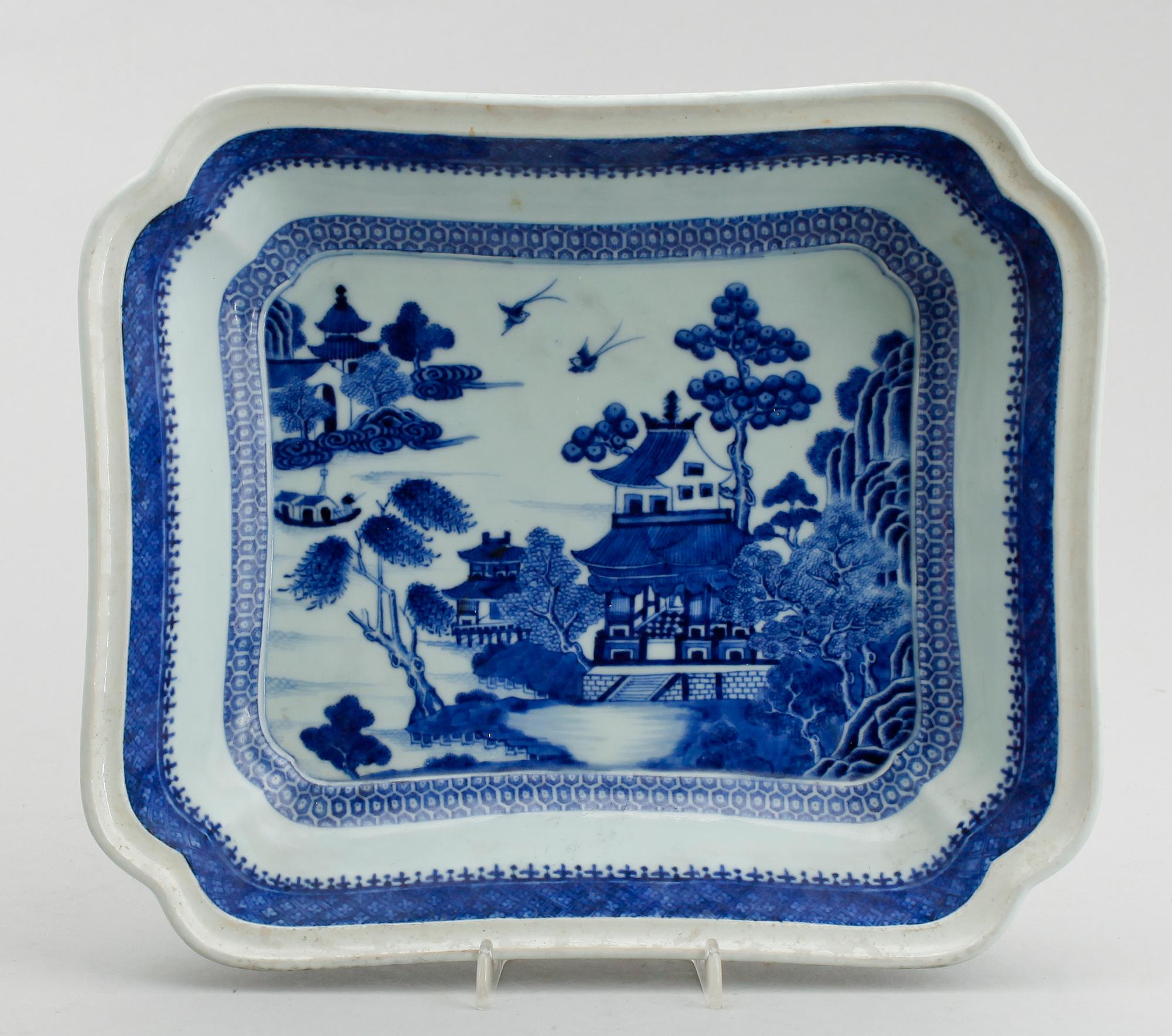 TERRINFAT, porslin, Kina, 1800-tal.