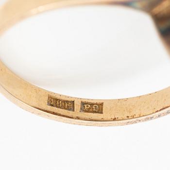 Ring, 18K guld och silver med rosenslipade diamanter, delvis omkring sekelskiftet 1900.