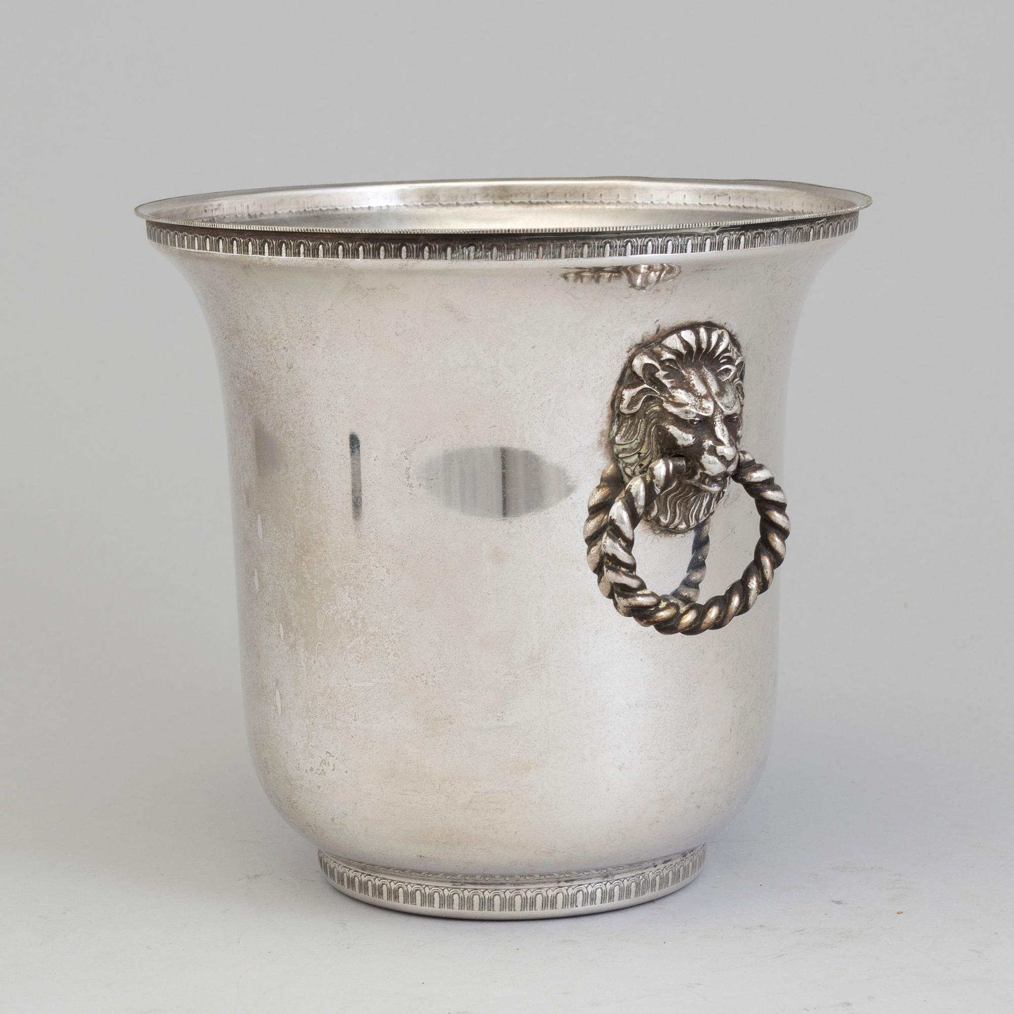 A silverplated champagnecooler, 20th century.