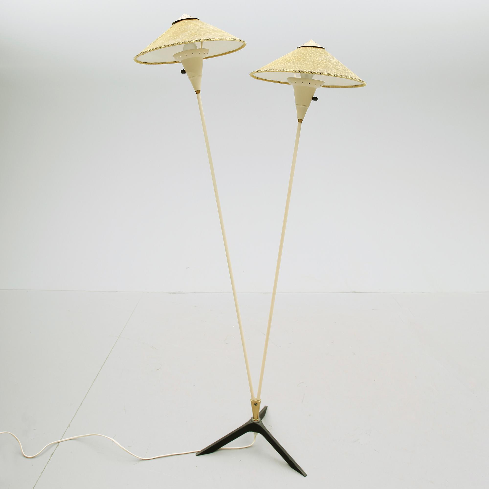 GOLVLAMPA, 1900-talets mitt.