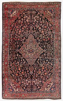 A Saruk rug, c. 220 x 135 cm.