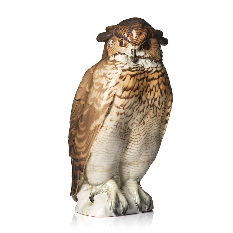 Waldemar Lindström, Skulptur, "Berguv", glaserat porslin,  Rörstrand, 1900-talets början.