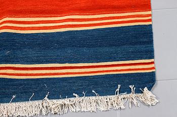 A KILIM VERAMIN, 200 x 118 cm.