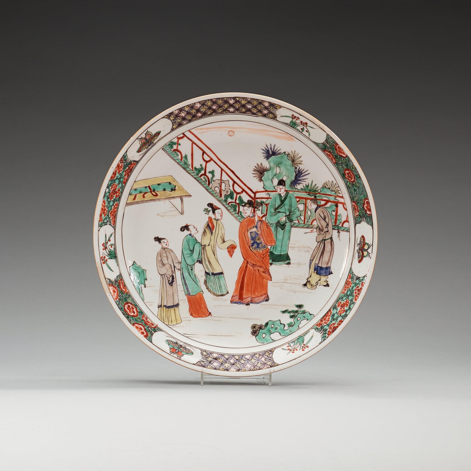 A famille verte dish, Qing dynasty (1644-1912).