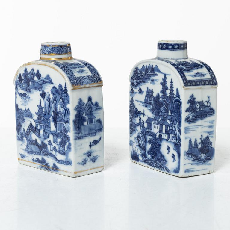 Tedosor, 2 st samt kopp med fat, kompaniporslin, Kina, omkring 1800.